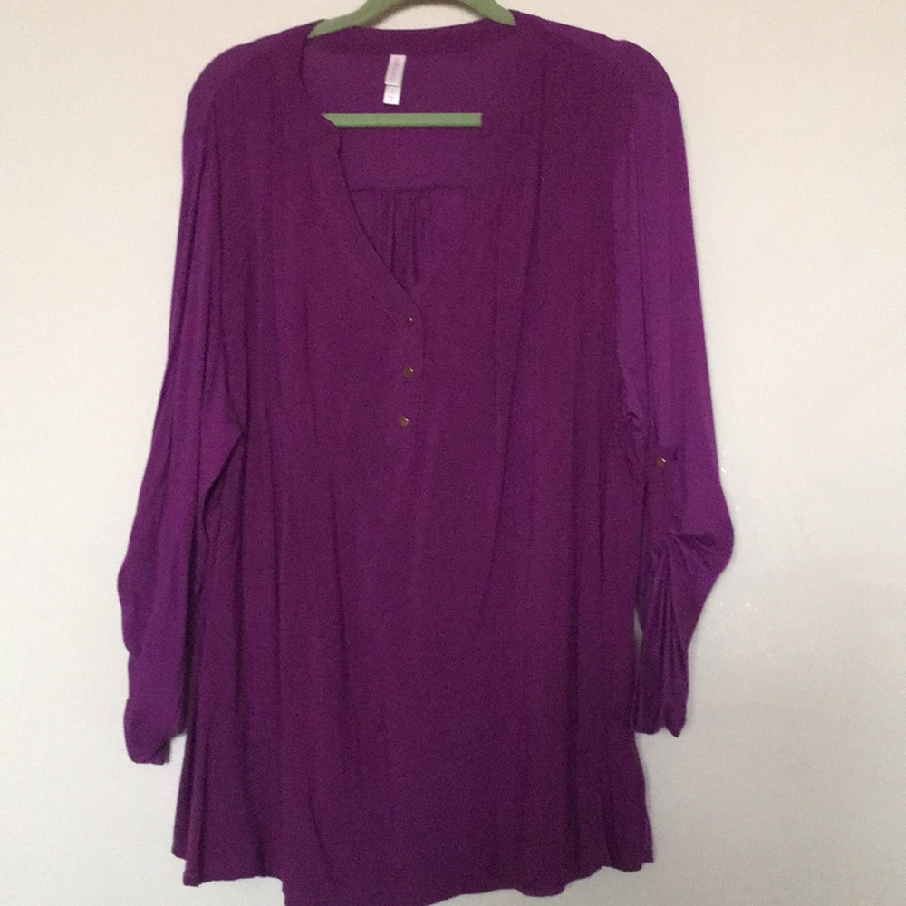 Purple top with 3/4 sleeves